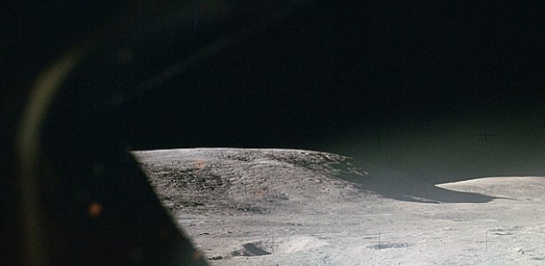 De eerste blik op de maan. Op Wikimedia Commons maan