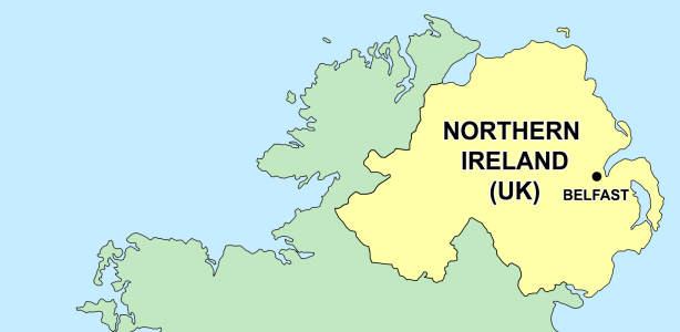Bij de onafhankelijkheid van Ierland bleef het noorden van het eiland bij het Verenigd Koninkrijk horen. Via Wikimedia Commons grens ierland noord-ierland