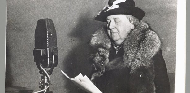 Wilhelmina spreekt voor Radio Oranje. Fotocollectie Anefo via www.nationaalarchief.nl Wilhelmina Radio Oranje