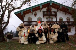 Sinterklaas met 12 Krampussen in Duitsland in 2016