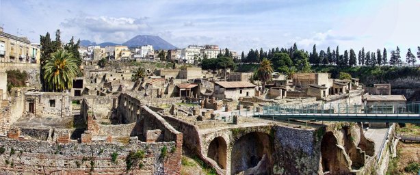 De ruïnes van Herculaneum laten nog altijd zien hoe verwoestend de uitbarsting van de Vesuvius was. Afbeelding Pixabay grootste vulkaanuitbarstingen