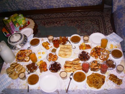 Wikimedia Commons, 'Traditional ramadan meal', Subcommandante Traditionele maaltijd tijdens de Ramadan